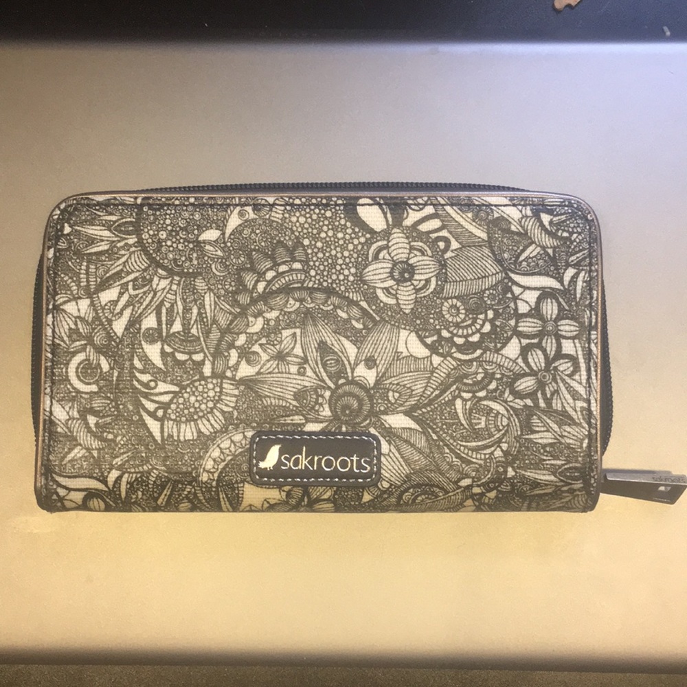 Sakroots spirit desert black/white lg wallet